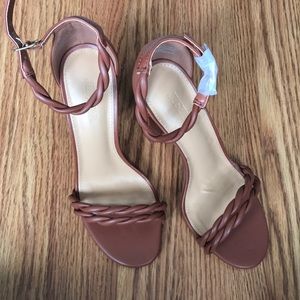 JustFab Brown Heels, Women’s Size 6